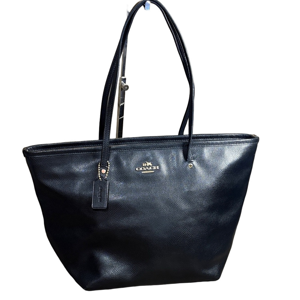 Coach Black Leather Tote (Style D1581)